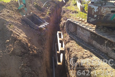 Бурение скважины и установка кессона из бетонных колец в массиве Коммунар Гатчинского района